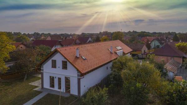 Creaton Róna tetőcserép natúrvörös